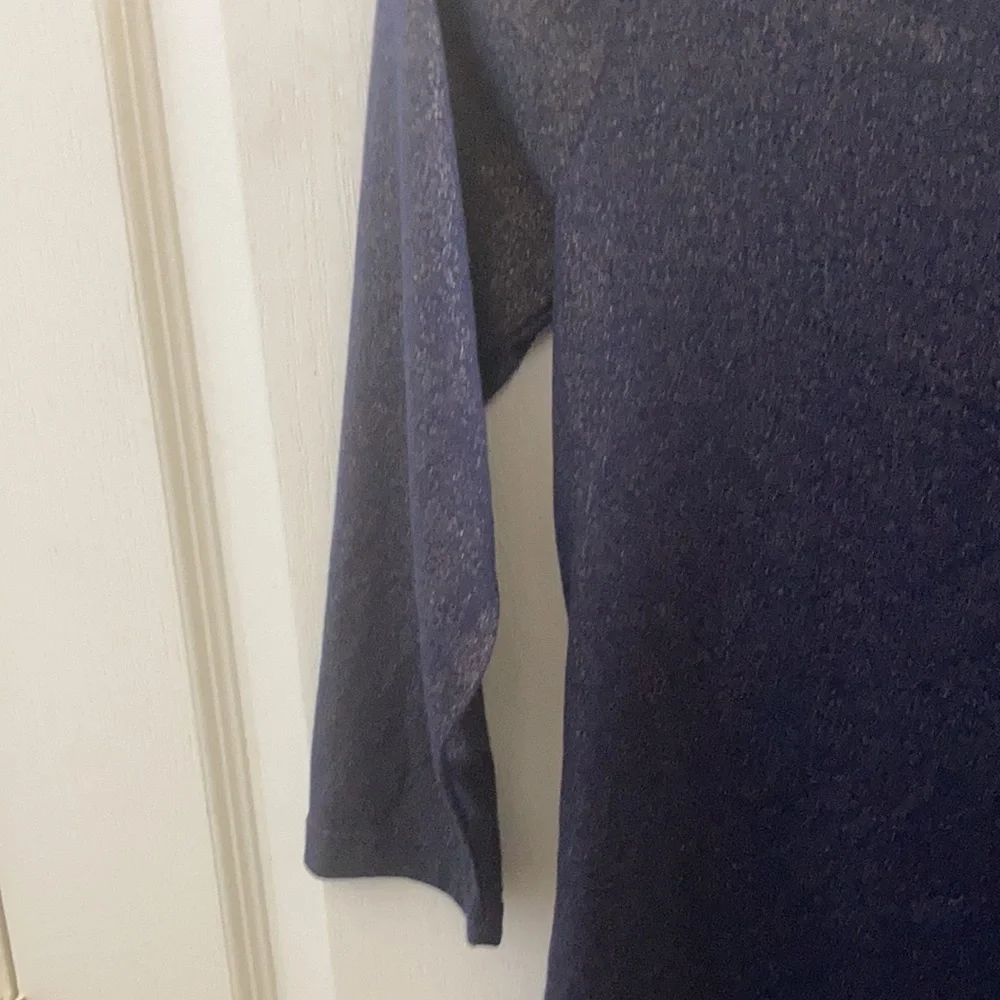 FINAL MARKDOWN Shimmery ladies tee small - Picture 2 of 4
